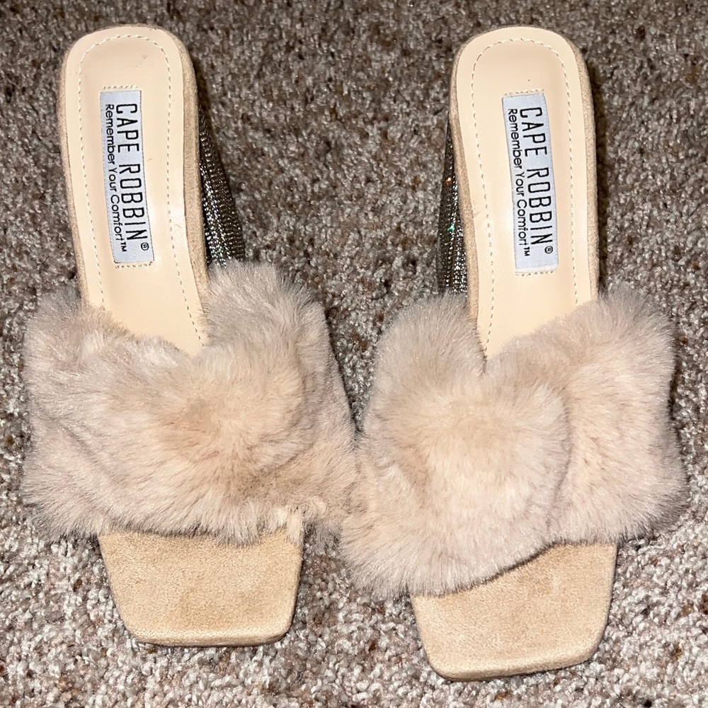 SOFTY FUR HIGH HEELS